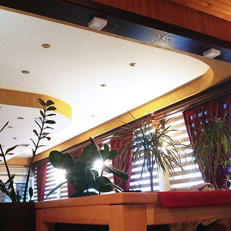 Hotel Derby Orasje Bagian luar foto