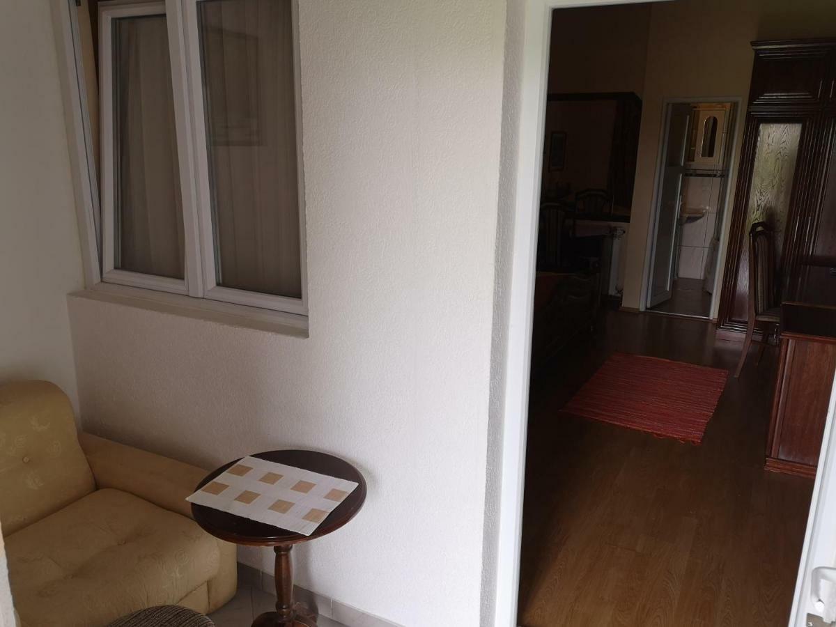 Hotel Derby Orasje Bagian luar foto