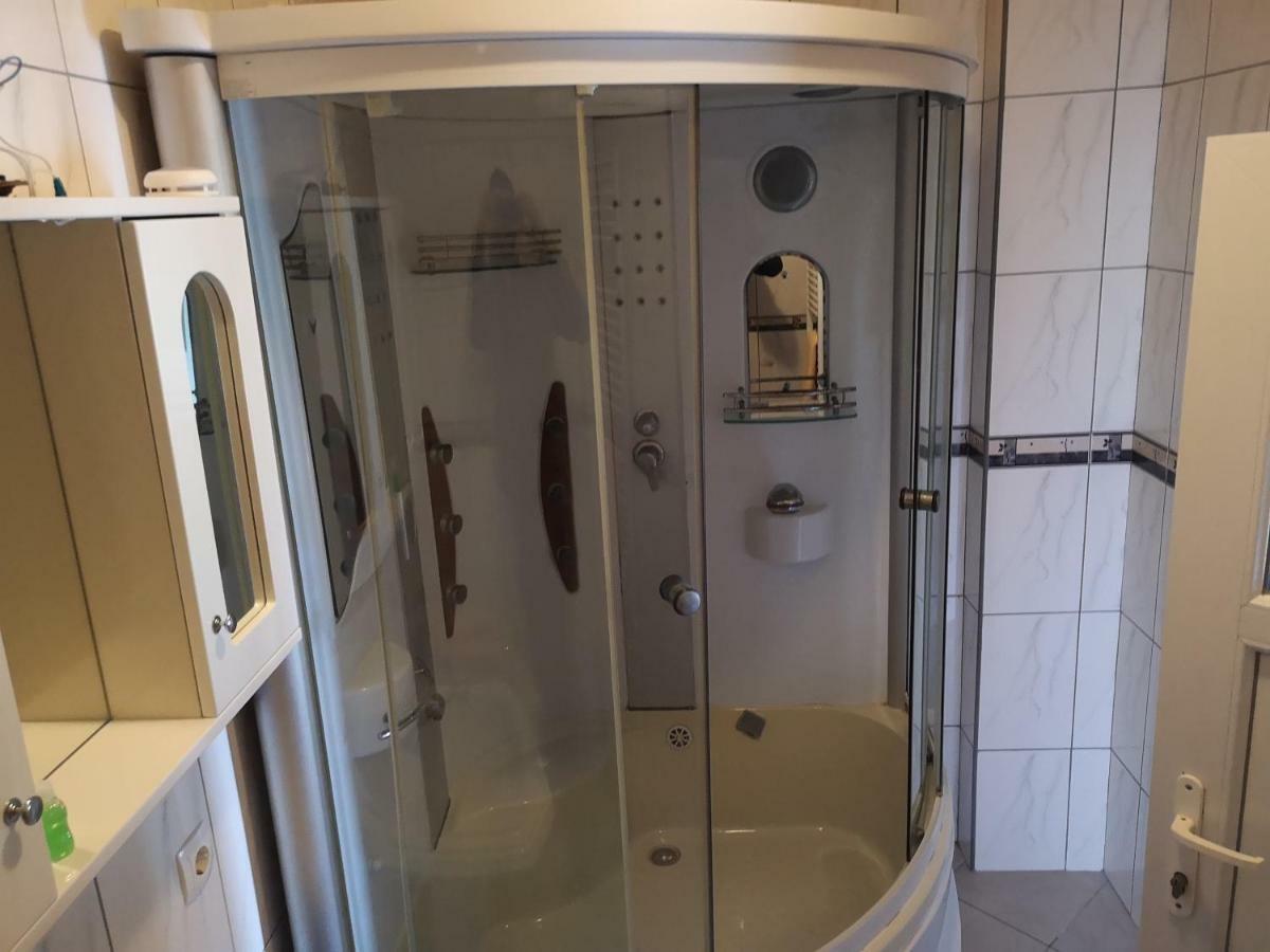 Hotel Derby Orasje Bagian luar foto
